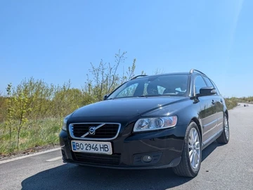 Авто Volvo V50 2009 № 8801049