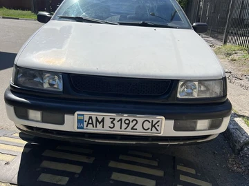 Авто Volkswagen Passat Sedan 1994 № 8801068