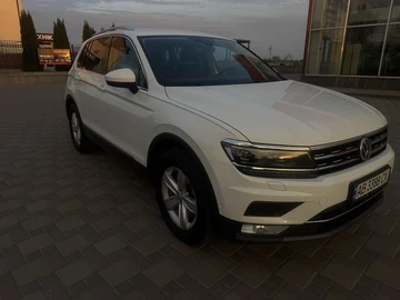 Авто Volkswagen Tiguan 2017 № 8801069