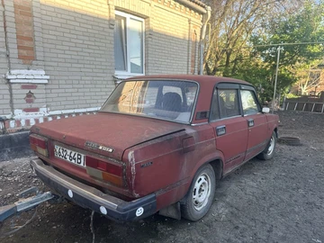 Авто ВАЗ 2107 1998 № 8801246
