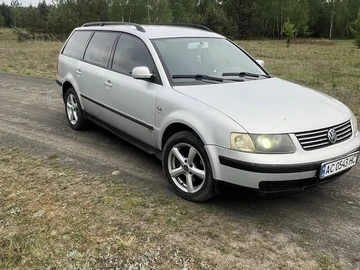 Авто Volkswagen Passat Variant 2000 № 8801254