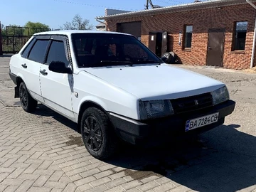 Авто ВАЗ 21099 1992 № 8801644