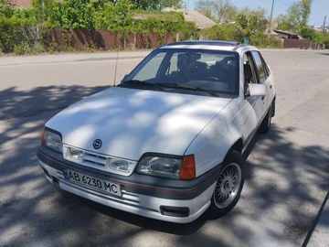 Авто Opel Kadett 1990 № 8801839