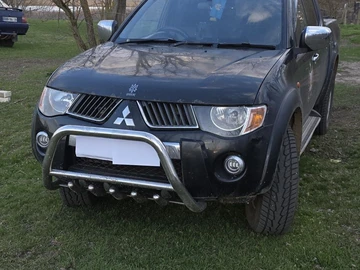 Авто Mitsubishi L 200 2010 № 8802005