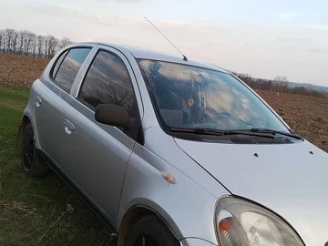 Авто Toyota Yaris 2000 № 8802217