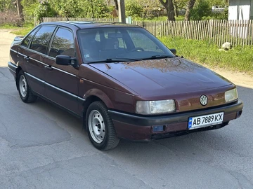 Авто Volkswagen Passat Sedan 1991 № 8802431