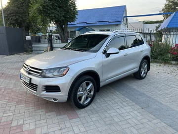 Авто Volkswagen Touareg 2014 № 8802609