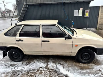 Авто ВАЗ 2109 1988 № 8802764