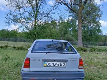 Авто Opel Kadett 1988 № 8803643