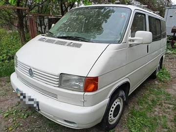 Авто Volkswagen Transporter 2000 № 8805046