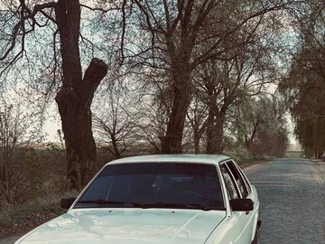 Авто Volkswagen Passat Sedan 1987 № 8805074