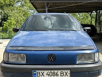 Авто Volkswagen Passat Sedan 1989 № 8805102