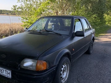 Авто Ford Escort 1988 № 8805251