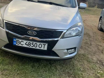 Авто KIA Cee X27 D 2010 № 8805790