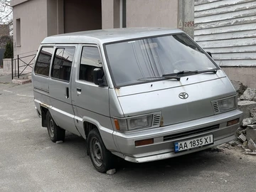 Авто Toyota Avensis Verso 1985 № 8806160