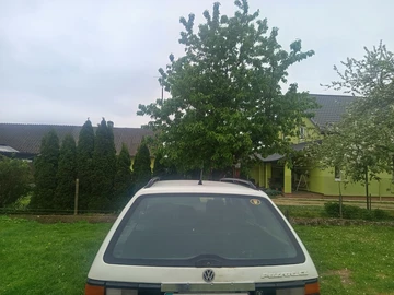 Авто Volkswagen Passat Variant 1992 № 8806635