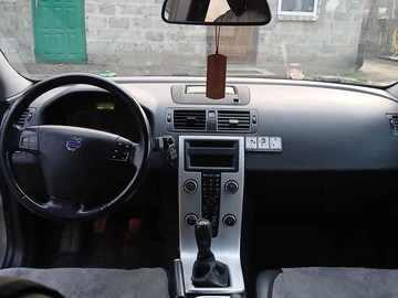 Авто Volvo V50 2010 № 8806896