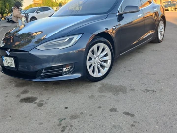 Авто Tesla Model S 2018 № 8807098