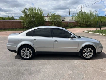 Авто Volkswagen Passat Sedan 2004 № 8807191