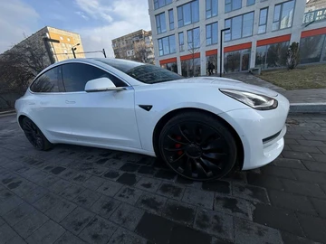 Авто Tesla Model 3 2019 № 8807372