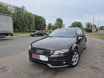 Авто Audi A4 2010 № 8807452