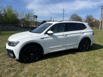 Авто Volkswagen Tiguan 2018 № 8807723