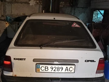 Авто Opel Kadett 1988 № 8807782