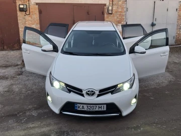 Авто Toyota Auris 2015 № 8808146