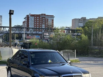 Авто Mercedes 220 1994 № 8808237