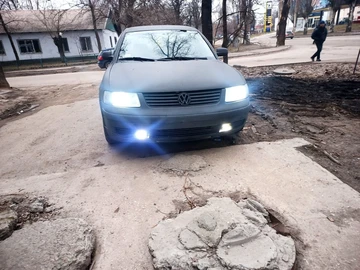 Авто Volkswagen Passat Sedan 2000 № 8808383