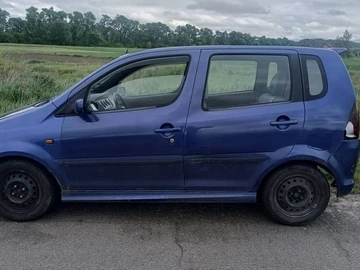 Авто Daihatsu Yrv 2002 № 8808427