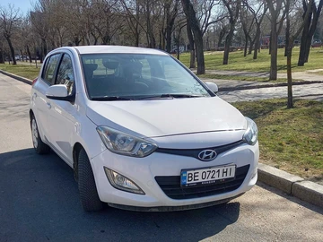 Авто Hyundai I20 2013 № 8808737