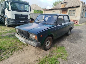 Авто ВАЗ 2107 1998 № 8809403