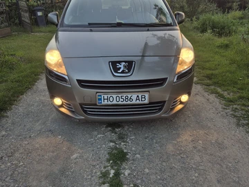 Авто Peugeot 5008 2013 № 8809473