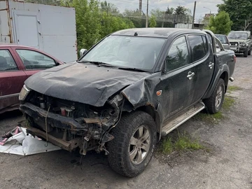 Авто Mitsubishi L 200 2010 № 8809652