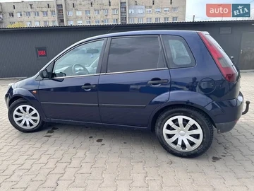 Авто Ford Fiesta 2004 № 8809701