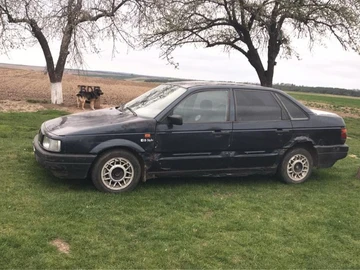 Авто Volkswagen Passat Variant 1993 № 8809772