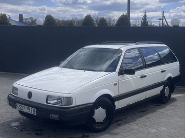 Авто Volkswagen Passat Variant 1992 № 8809848