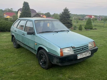 Авто ВАЗ 2109 2000 № 8810040