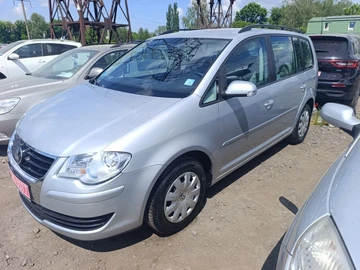 Авто Volkswagen Touran 2009 № 8810097