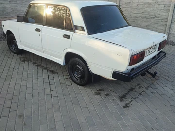 Авто ВАЗ 2105 1988 № 8810317