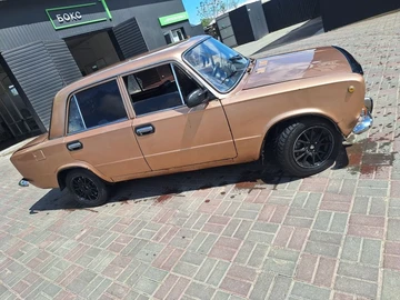 Авто ВАЗ 2101 1987 № 8810372