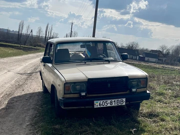 Авто ВАЗ 2107 1988 № 8810384