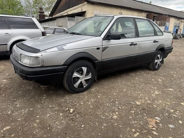 Авто Volkswagen Passat Hatchback 1988 № 8810440