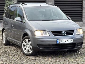 Авто Volkswagen Touran 2005 № 8810559