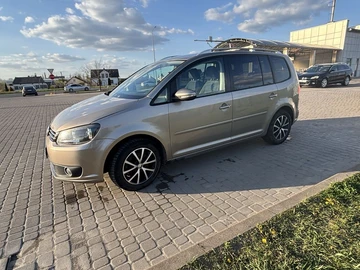 Авто Volkswagen Touran 2011 № 8811049