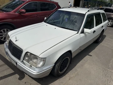 Авто Mercedes W124 1995 № 8811476