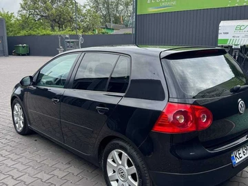 Авто Volkswagen Golf 2005 № 8811510