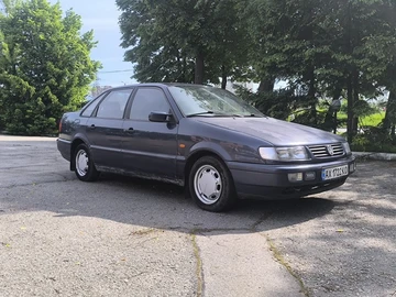 Авто Volkswagen Passat Sedan 1994 № 8811602