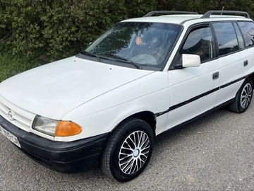 Авто Opel Astra 1993 № 8811933